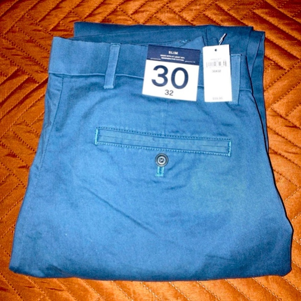 *NWT* $59.95 Women’s GAP Blue Khakis Jeans Cargo Pants 30X32 Slim Women Clothing